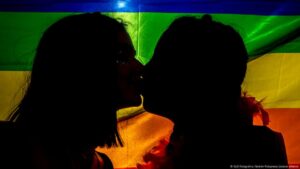 Así se desarrolla la orientación sexual de las personas – DW – 26/05/2025