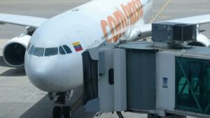 Avión con 315 migrantes venezolanos repatriados desde México aterrizó en Maiquetía