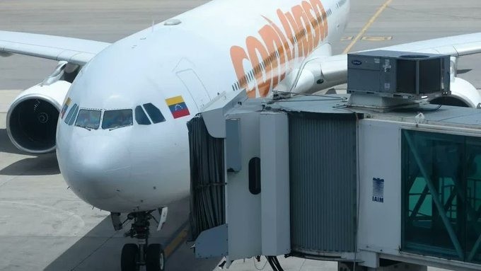 Avión con 315 migrantes venezolanos repatriados desde México aterrizó en Maiquetía