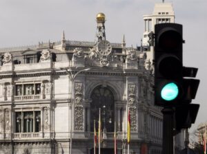 Banco de España calcula un impacto de al menos 3 décimas en el PIB ante el escenario arancelario más adverso