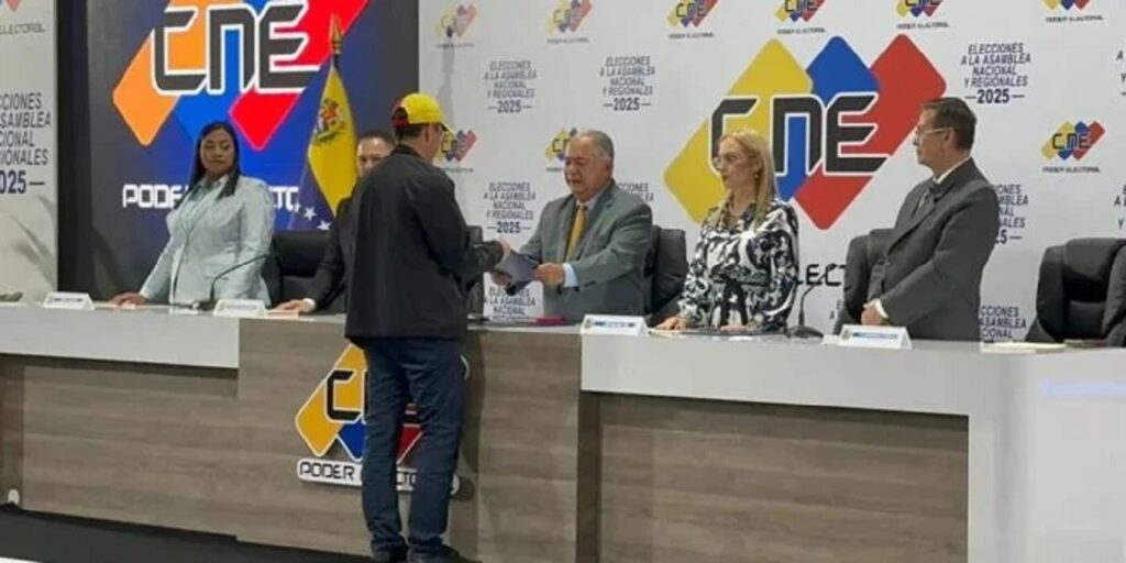 CNE proclamó y adjudicó cargos a candidatos electos el 25 de mayo