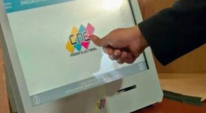 CNE realiza auditoría predespacho de las máquinas de votación
