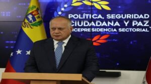 Cabello exhorta a la FANB a vigilar centro electorales