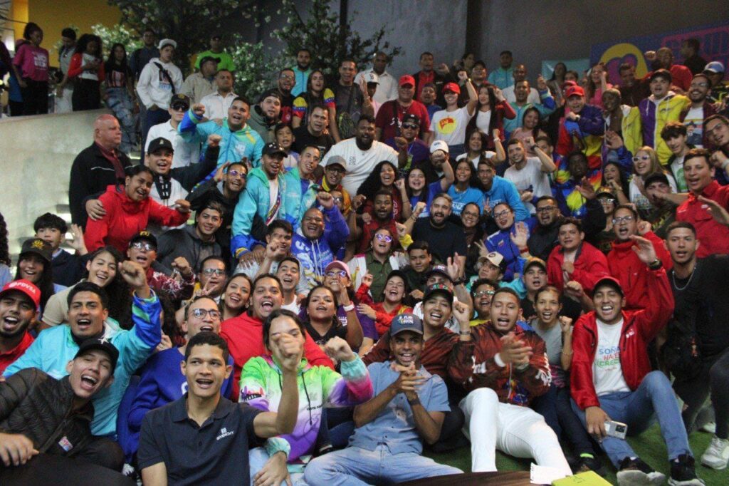 Candidatos realizan encuentro con la juventud del GPP en Caracas - Yvke Mundial