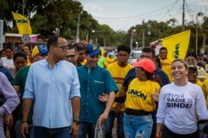 Capriles cree que chavismo busca que elección sea "clandestina"
