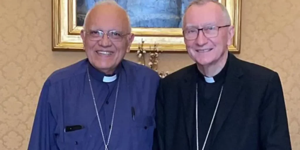 Cardenal Porras se reúne con Pietro Parolin a tres días del Cónclave