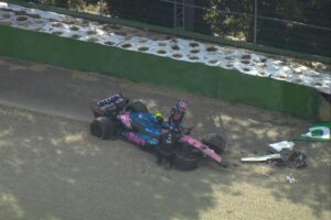 Colapinto se estrella en Tamburello... y Mick Doohan le ataca