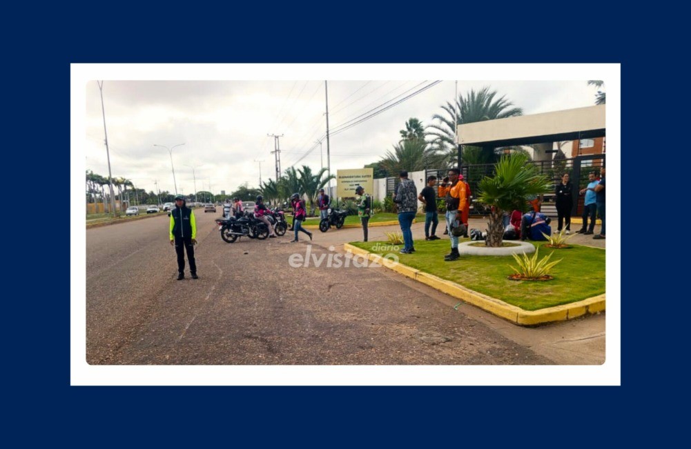 Colisión de dos motos en la Av. Intercomunal ocasiona amputación traumática de tres dedos de la mano derecha de un conductor