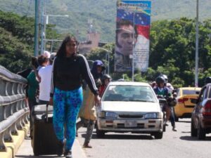Colombia cierra temporalmente su frontera con Venezuela por elecciones en ese país | Gobierno | Economía