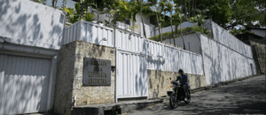Comando Con Venezuela afirma que exrefugiados en embajada llegaron "sanos y salvos" a EEUU