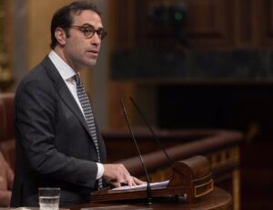 Congreso aprueba el decreto antiaranceles con el 'sí' de Junts, la abstención de Podemos y el 'no' del PP