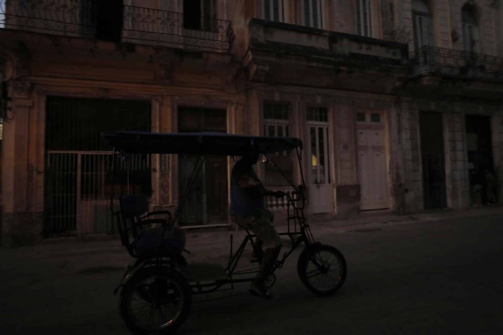 Crisis energética en Cuba: Hasta un 45% del país en apagón simultáneo este lunes - AlbertoNews
