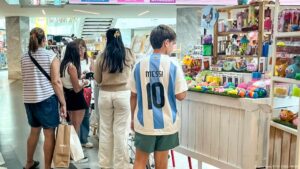Cuando en París "la ropa es más barata que en Buenos Aires” – DW – 23/05/2025