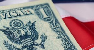 Cuánto cobra un abogado por quitar una orden de deportación de Estados Unidos