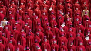 Cuánto cobran los cardenales del Vaticano que elegirán al próximo Papa tras la muerte de Francisco