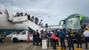 Personas deportadas desde Estados Unidos a Costa Rica denuncian abusos en los procedimientos establecidos para estos ciudadanos de terceros países, expulsados injustamente.