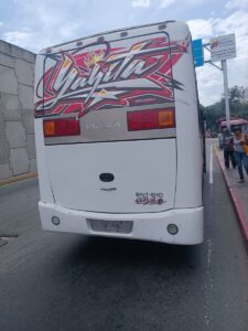 Denuncian que choferes de la Caracas-La Guaira están cobrando Bs. 100