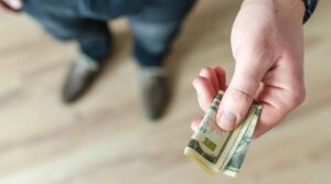 Dólar paralelo sigue subiendo y ampliando la brecha cambiaria