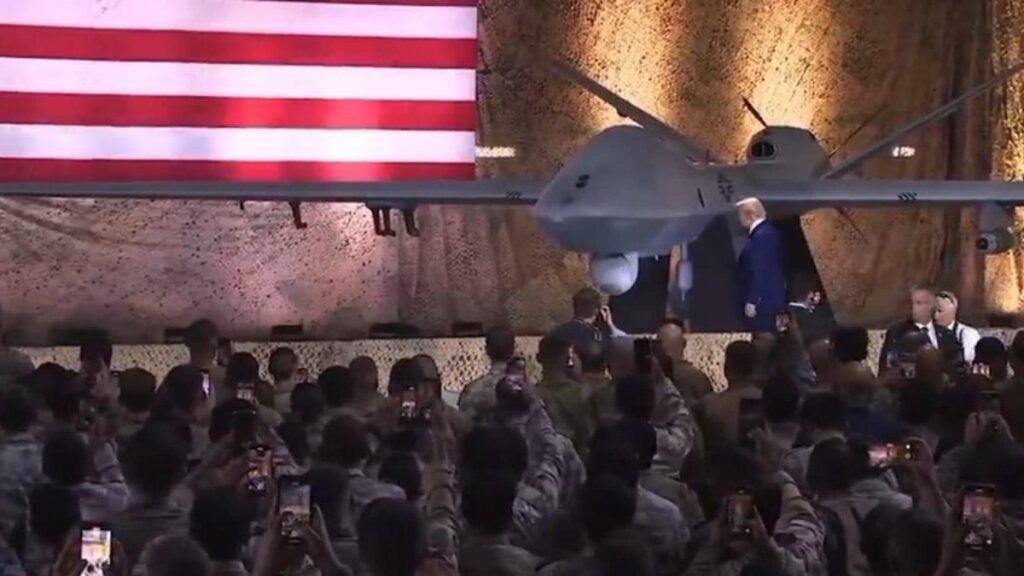 Donald Trump fue ovacionado por soldados estadounidenses en Qatar