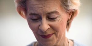 EE.UU. y la UE retoman el diálogo comercial tras la 'tregua' de Trump y Von der Leyen