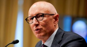 El CEO de Novo Nordisk dimite tras el descalabro de la firma danesa por la feroz competencia en los fármacos contra la obesidad