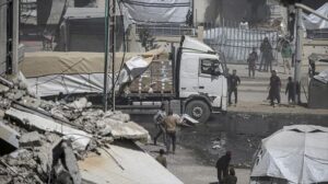 El Ejército israelí recrudece sus ataques en Gaza según "el plan establecido"