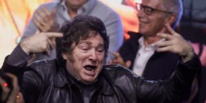 El Gobierno de Milei limita por decreto el derecho a huelga en Argentina