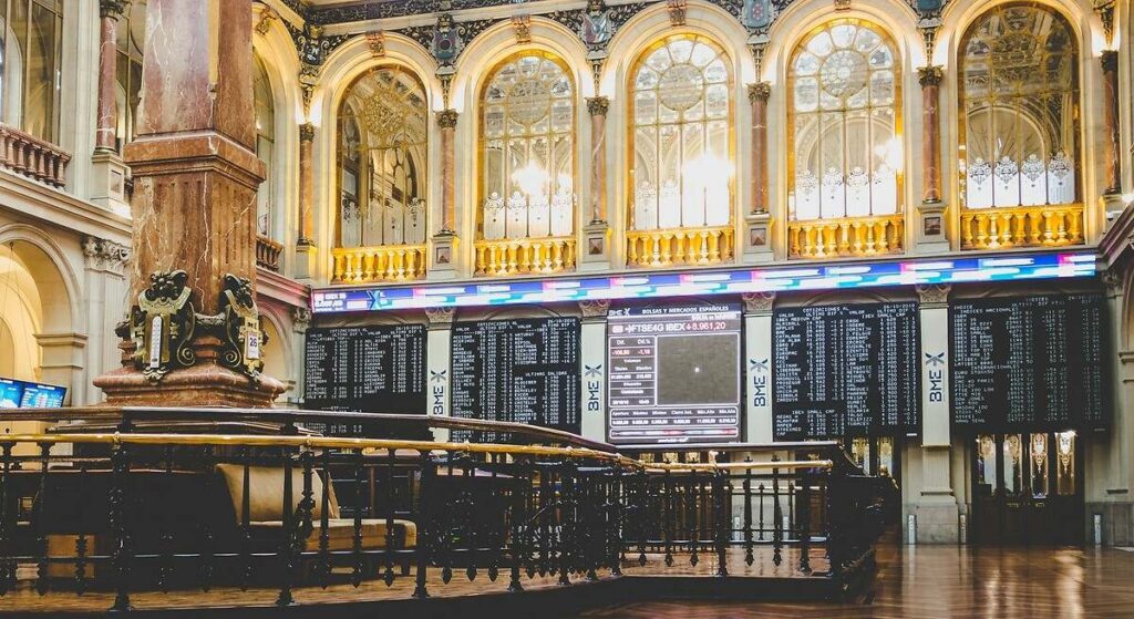 El Ibex alcanza los 14.000 puntos por primera vez desde la crisis de Lehman