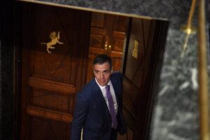 El PP sube tres puntos en el CIS tras el apagón y recorta distancia con el PSOE, que sigue en cabeza