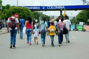 El Tiempo | Nueva ola migratoria que llegaría a Colombia, entre los graves efectos de las sanciones de Trump a Venezuela - AlbertoNews