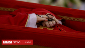 El Vaticano difunde las primeras imágenes del féretro del papa Francisco y anuncia la fecha del funeral