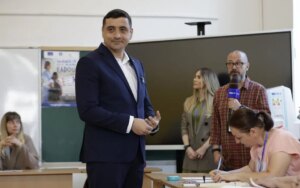 El candidato ultraderechista, ganador de las elecciones presidenciales rumanas, según las encuestas