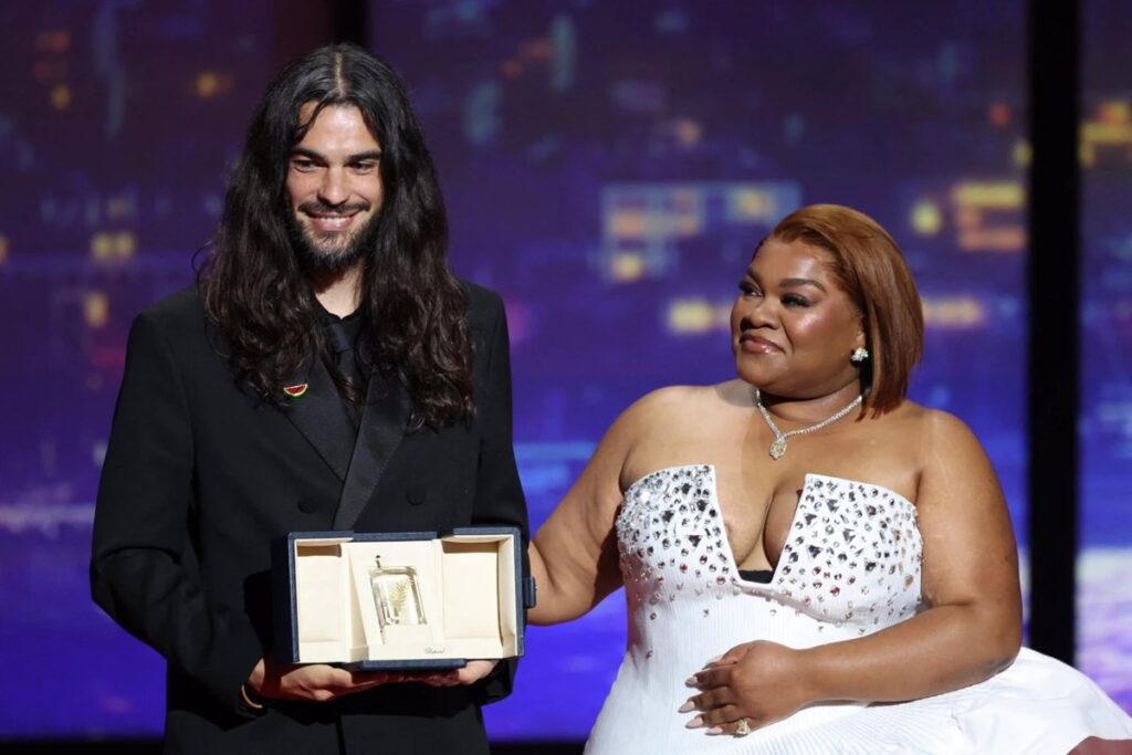 El director gallego Oliver Laxe gana el premio del Jurado de Cannes por su película 'Sirat'