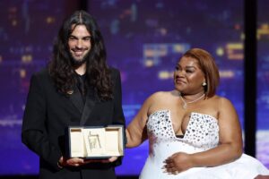 El director gallego Oliver Laxe gana el premio del Jurado de Cannes por su película 'Sirat'