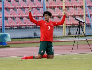 El hijo de Cristiano Ronaldo marcó un doblete y levantó su primer trofeo con Portugal - AlbertoNews