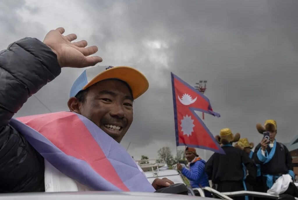El hombre que alcanzó la cima del Everest 31 veces