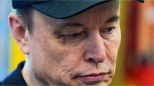 El insólito motivo por el cual Elon Musk apareció con un moretón en su rostro en una conferencia de prensa junto a Donald Trump
