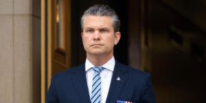 El jefe del Pentágono ordena recortar un 20% el número de altos mandos