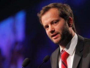 El libro Parásitos Mentales de Axel Kaiser critica con fuerza las ideas socialistas del Gobierno | Gobierno | Economía