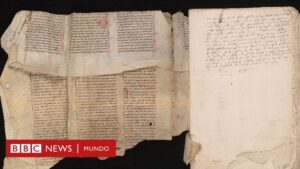 El manuscrito perdido por 400 años sobre la leyenda del rey Arturo y el mago Merlín hallado dentro de un libro