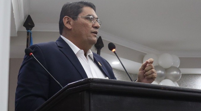 Ely Ramón Atencio es juramentado como miembro del CEN de AD