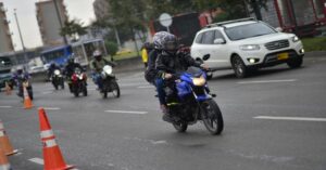 En Pasto llaman a condutores de motos 'Los Motoburros'