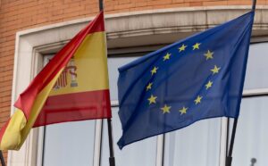 España plantea una oficialidad parcial del catalán, euskera y gallego en 2027 para convencer a la UE