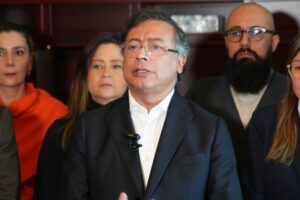 Exministro de Justicia denuncia a Petro ante la Corte Penal Internacional por presuntos crímenes de guerra