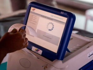 Expertos advierten sobre falta del código QR en actas durante simulacro electoral