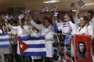 La exportación de servicios médicos constituye la mayor fuente de divisas en Cuba, además de una fuente de prestigio internacional, pese a las medidas de Estados Unidos para frenar ese intercambio.