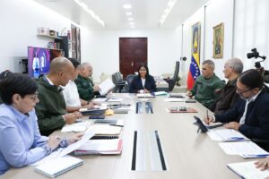 Extienden por dos semanas más ajuste en horario laboral para la administración pública