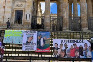 Familiares de colombianos detenidos en Venezuela piden "respaldo firme y urgente" a Petro