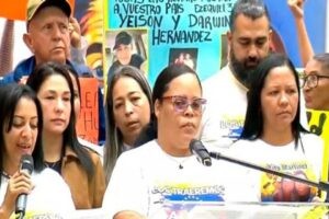 Familiares de presos en El Salvador denuncian falta de respuestas