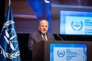 Fiscal de la CPI se separa de su cargo hasta que termine investigación por presunto abuso